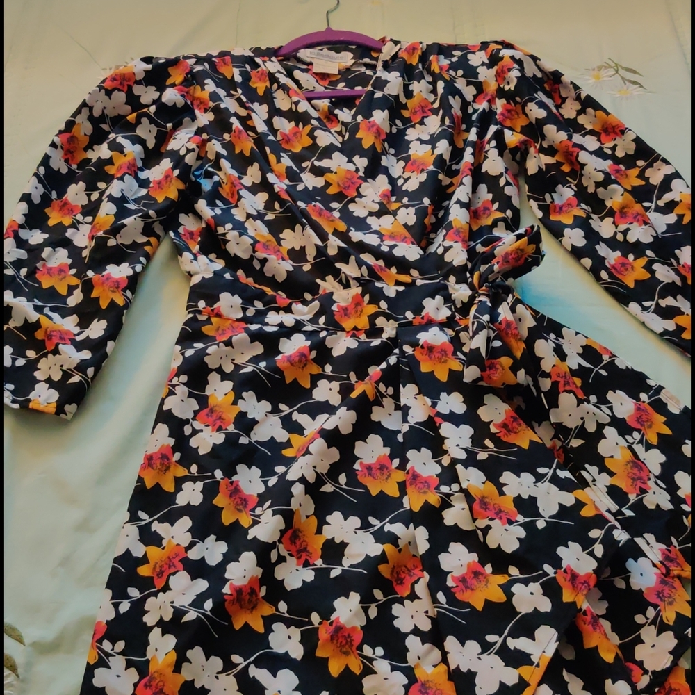 Dress - Picture 3 of 4